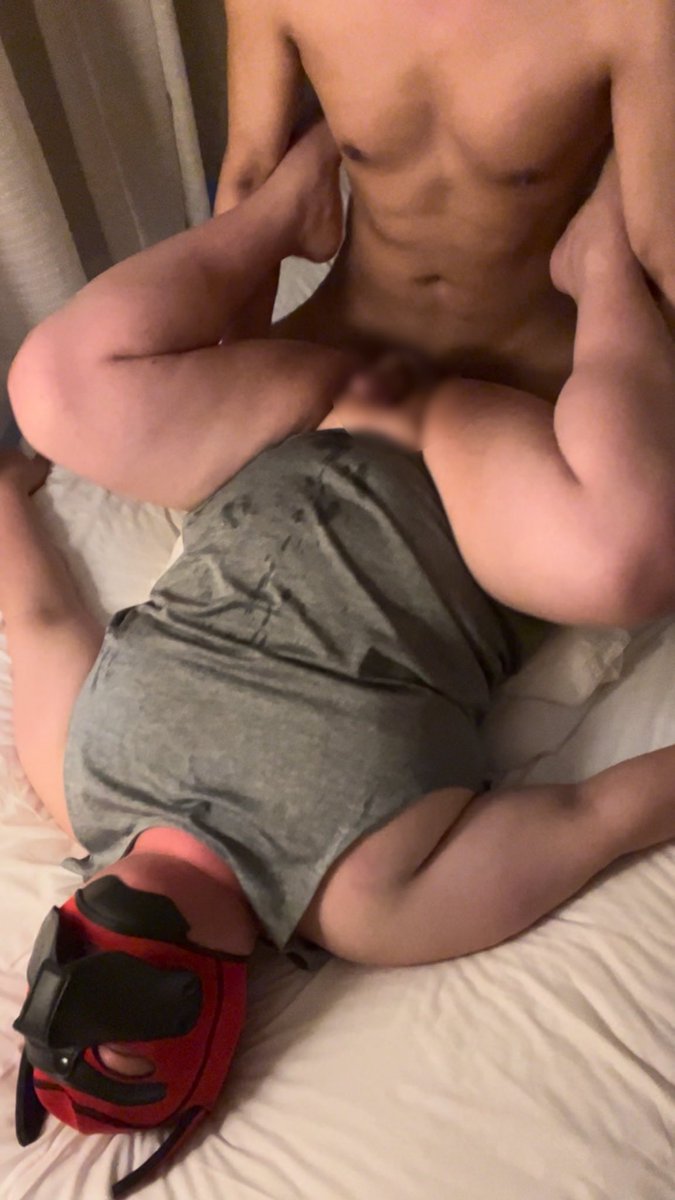 dsMdebu's tweet photo. シャツを着ると、潮吹きが分かりやすい？🤔 https://t.co/dCSE25F3Bh