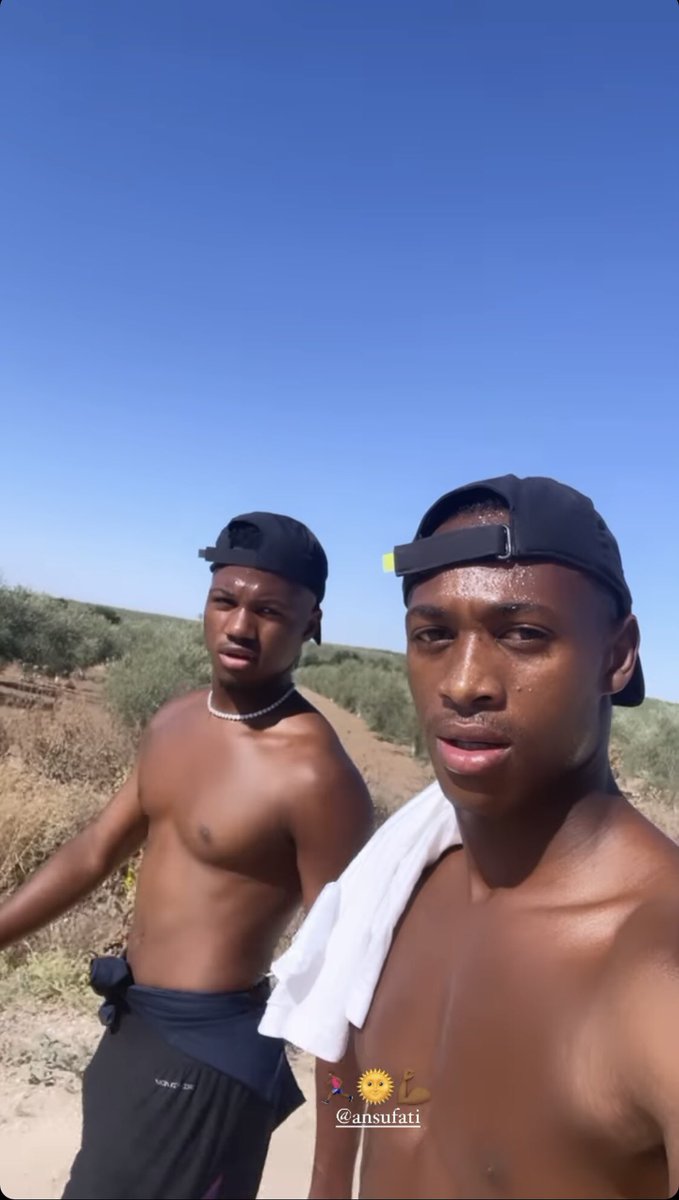 bolanatxon's tweet photo. Como é habitual Umaro Embaló &amp; Ansu Fati passam as férias de verão juntos ! #djurtos https://t.co/eSM3woWkgN