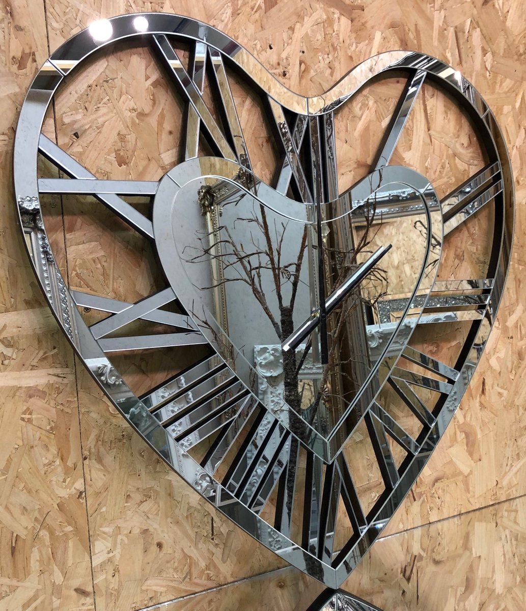 fabulousmirrors's tweet image. fabulousmirrors.co.uk/stunning-heart…
#silverclock #heartclock #bedroomclock #contemporaryclock #wallclock #fabulousmirrors #gatsbyclock #glitzclock #crystalclock #heartmirrorclock