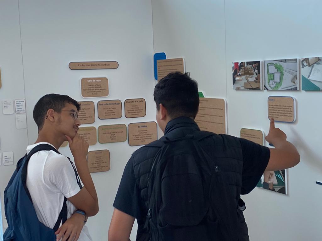 IpeiccP's tweet photo. Quel plaisir d'accueillir les habitants du quartier autour du vernissage de l'exposition "Passé, Présent, Futur". Retour sur une année de travail avec les écoliers de l'école Bouloche, des ados de l'EVS et des jeunes de #ArtEnsemble @Heraultinfos @GabriellHenry34 @claragimenezz https://t.co/EAIcCoJxOi