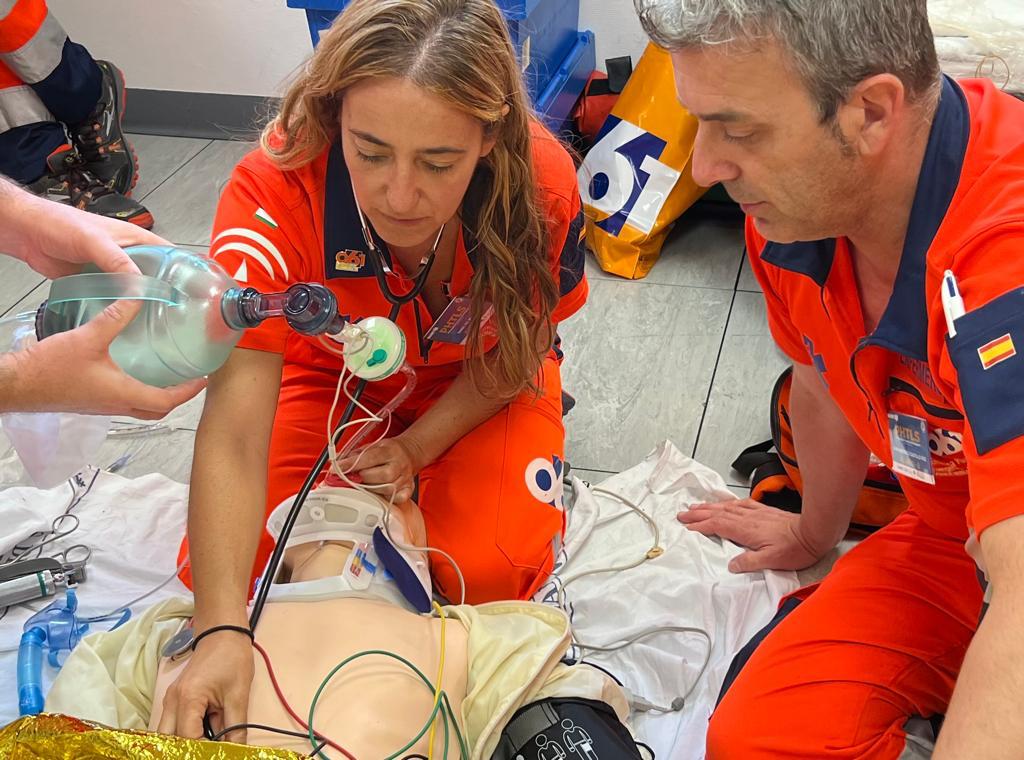 fayusob's tweet photo. Fin PHTLS!
El aprendizaje en el paciente con trauma grave es real, pero también sirve de jornada de convivencia entre compañeros de otras provincias que forman equipos de trabajos nuevos y se sincronizan a la perfección. https://t.co/HdJx4ruv4p