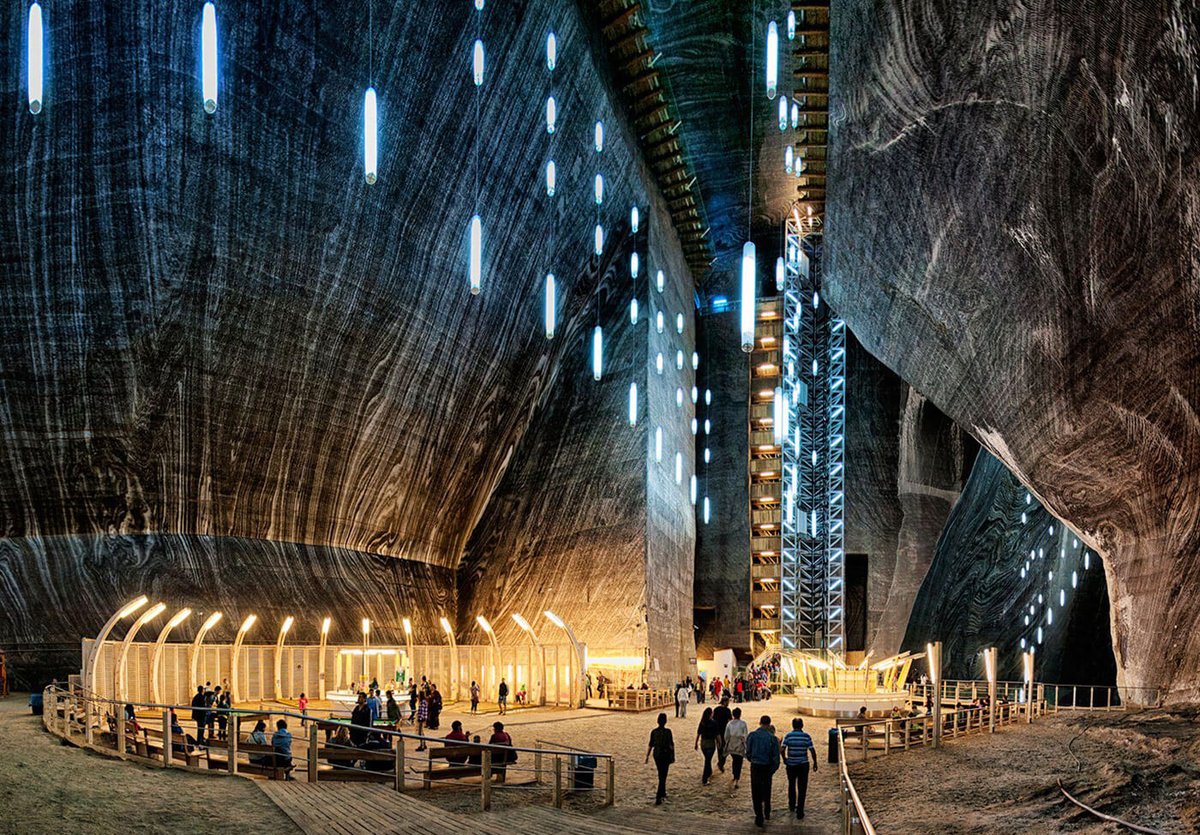 peter_szilagyi's tweet photo. Not my photos, but been here on an event recently and figured it's worth a share with the world :) It's a salt mine operational from 1075 till 1932, now converted to a public place.

#Transilvania #Turda #Romania https://t.co/pLbj8Kg2Ec