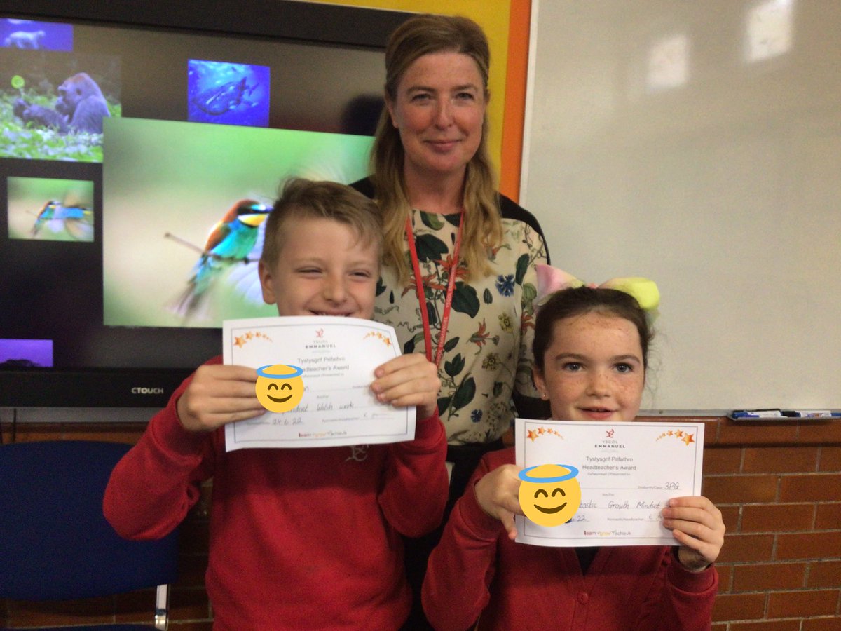 dosbarth3PG's tweet photo. Super 3PG merit winners ⭐️💫 @YsgolEmmanuel https://t.co/1OZ7lal4Qa