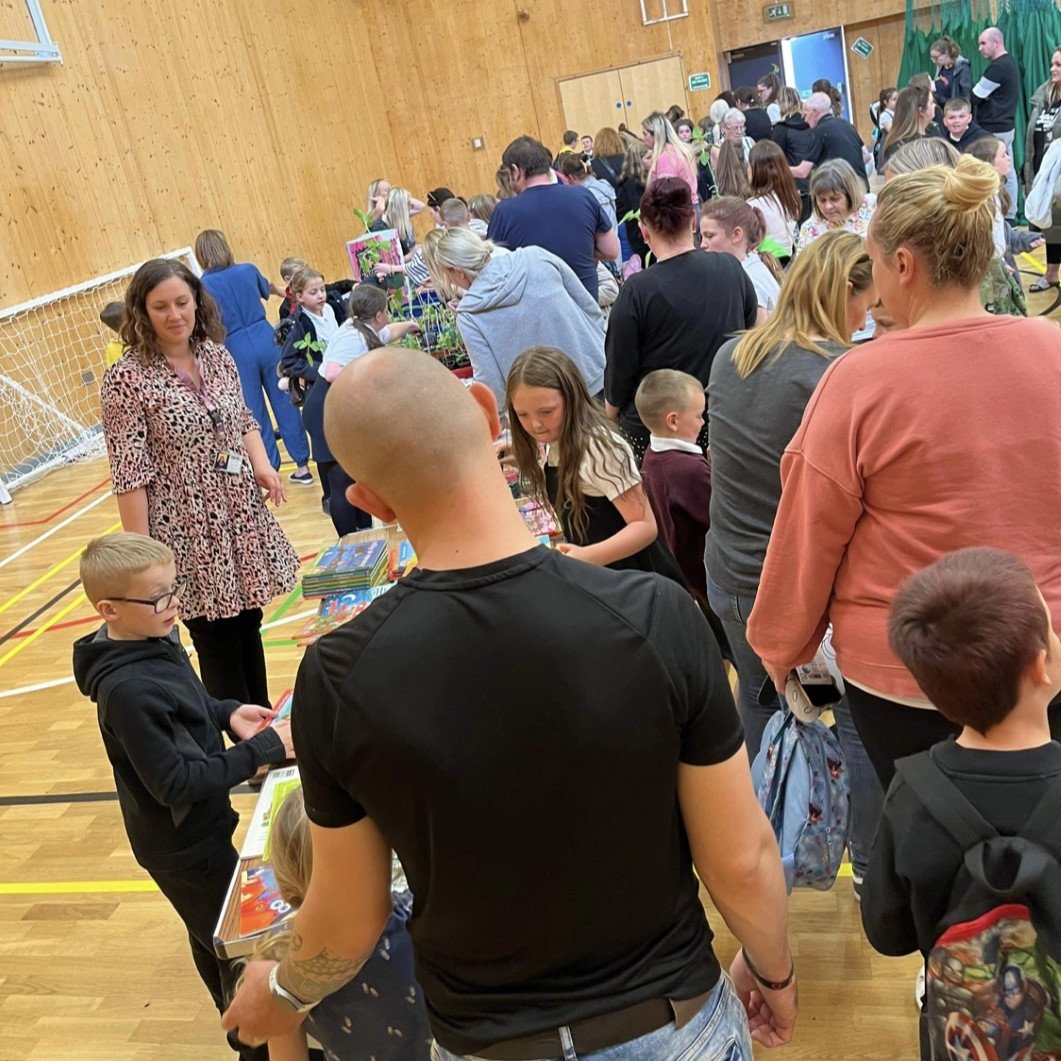 nhsfife's tweet photo. A heartfelt thank you to the amazing pupils, parents and teachers at @keltyps for their incredible fundraising efforts. Through their Enterprise Project and some sponsored runs, an amazing £3,155 was raised for our Children's Ward at the Vic. 💙 https://t.co/QSqcJRXtqi
