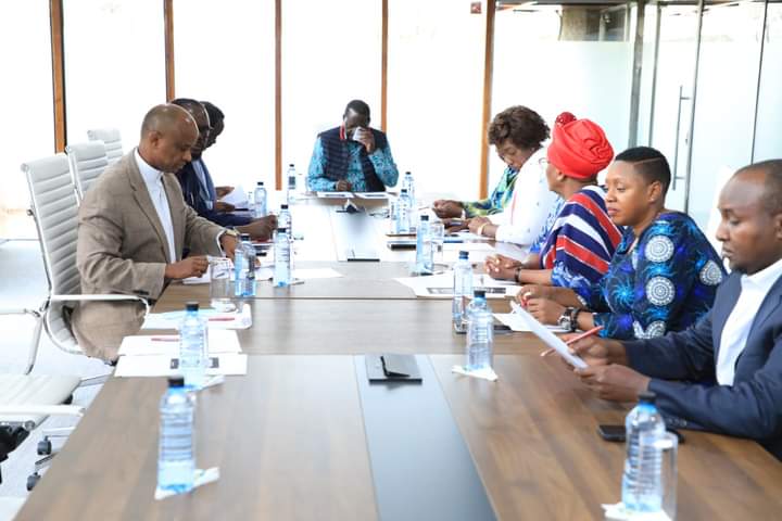 SABINACHEGE's tweet photo. Our presidential candidate @RailaOdinga chairs Azimio One Kenya Coalition Party council meeting at KICC; to deliberate on various strategies to win the August 9 elections as campaigns enter homestretch.

#Inawezekana https://t.co/9wXBK4OWSz