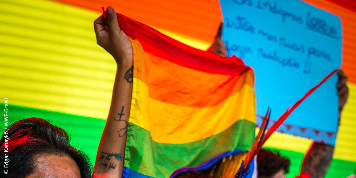 wwf_uk's tweet image. These photos show the first ever #LGBTQIA+ plenary at Brazil’s annual #FreeLandCamp, a mass gathering of Indigenous people to claim their rights.

The rights, laws &amp;amp; culture of Indigenous peoples are crucial when it comes to protecting our #OneSharedHome 🏳️‍🌈 

#PrideMonth
