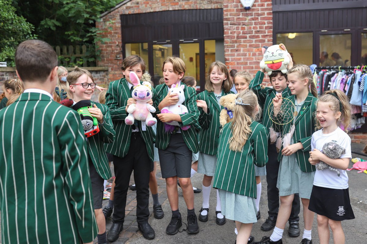 This morning our Year 2 pupils had a busy and successful morning as they held a second hand toy sale! All the money raised today will be used to buy saplings which the Year 2 pupils themselves will then plant around the school grounds! Well done Year 2!