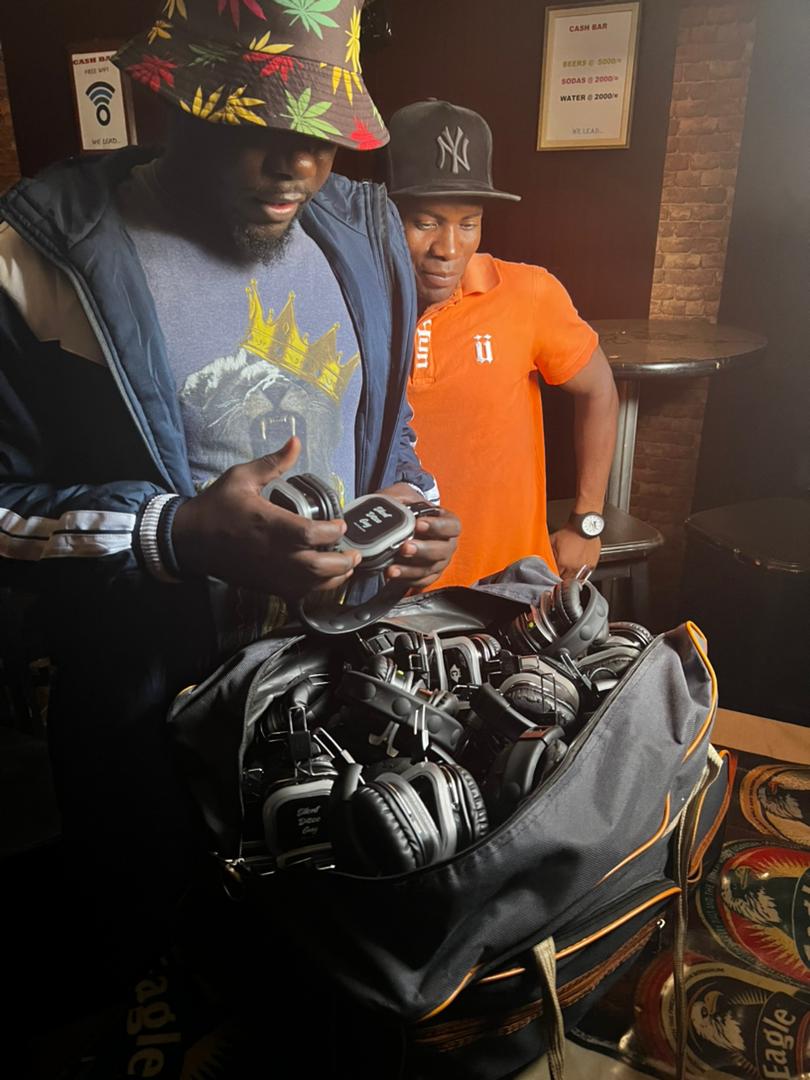 DesertmagicC's tweet photo. So Silent Disco is already here at Cash Bar Entebbe Lunyo tonight it's a Blackout Friday, free entrance https://t.co/Jag2EPGx7h