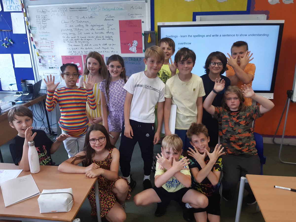 Our 10 club super spellers today looking very colourful! 🌈💙