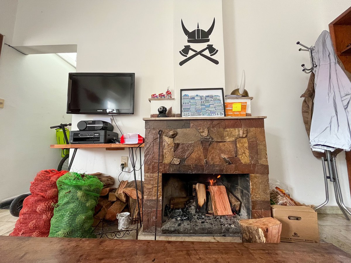 Cavepot's tweet photo. Ready for winter! 🪵 🔥 
Abastecidos para el invierno 🥶 https://t.co/6KpArR0u0j