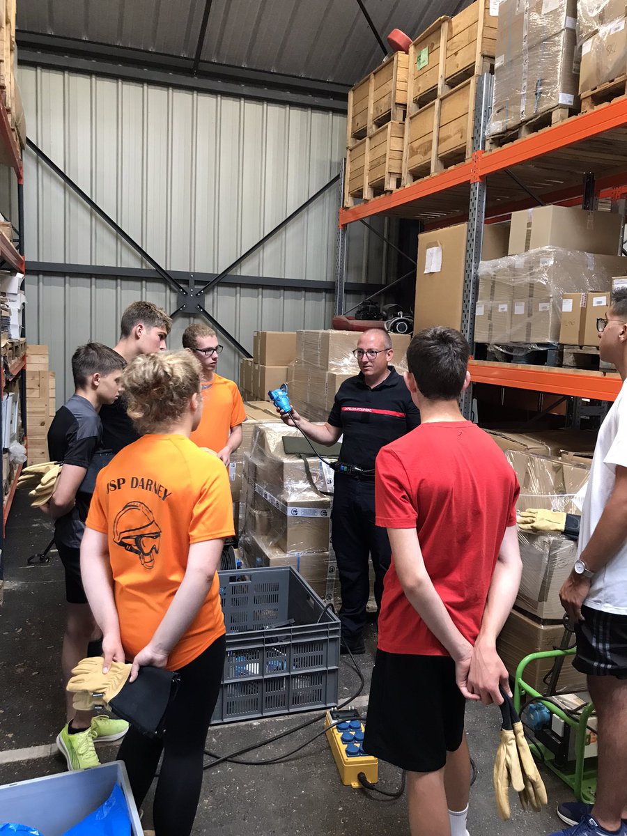 [camp JSP] cet après midi place à la cohésion pour nos 93 jeunes avec des épreuves au plateau technique risque inondation d’#Epinal et un fire challenge au plateau technique de formation d’Uxegney.