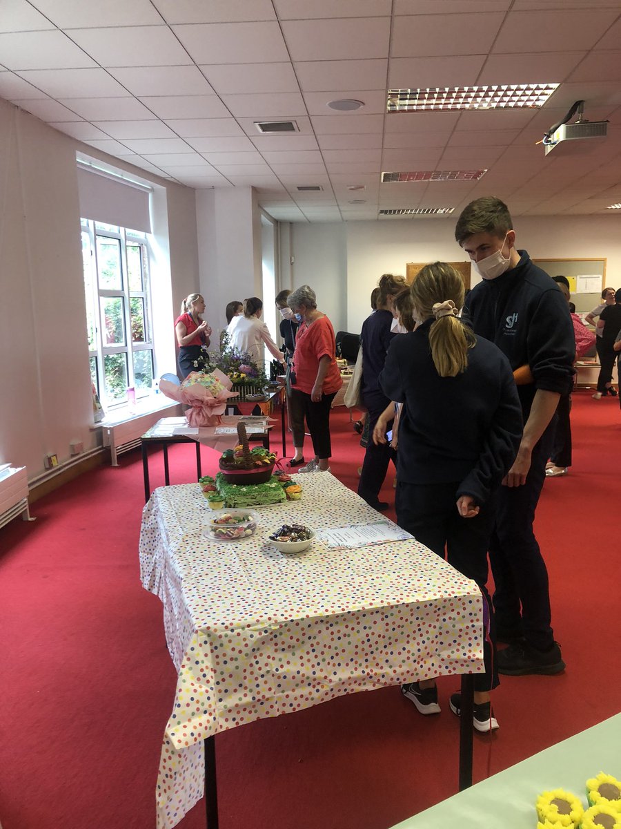 Well done <a href="/bla_mealy/">Bláthnaid Mealy</a> for representing the Physio Dept at this years #SCOPe bake off theme 🌸💐”Kindness is in Bloom” 💐🐝 and to all the other disciplines! Fantastic display <a href="/stjamesdublin/">St James's Hospital</a> <a href="/scope/">Scope</a> <a href="/niamhphysio/">Niamh Murphy</a>