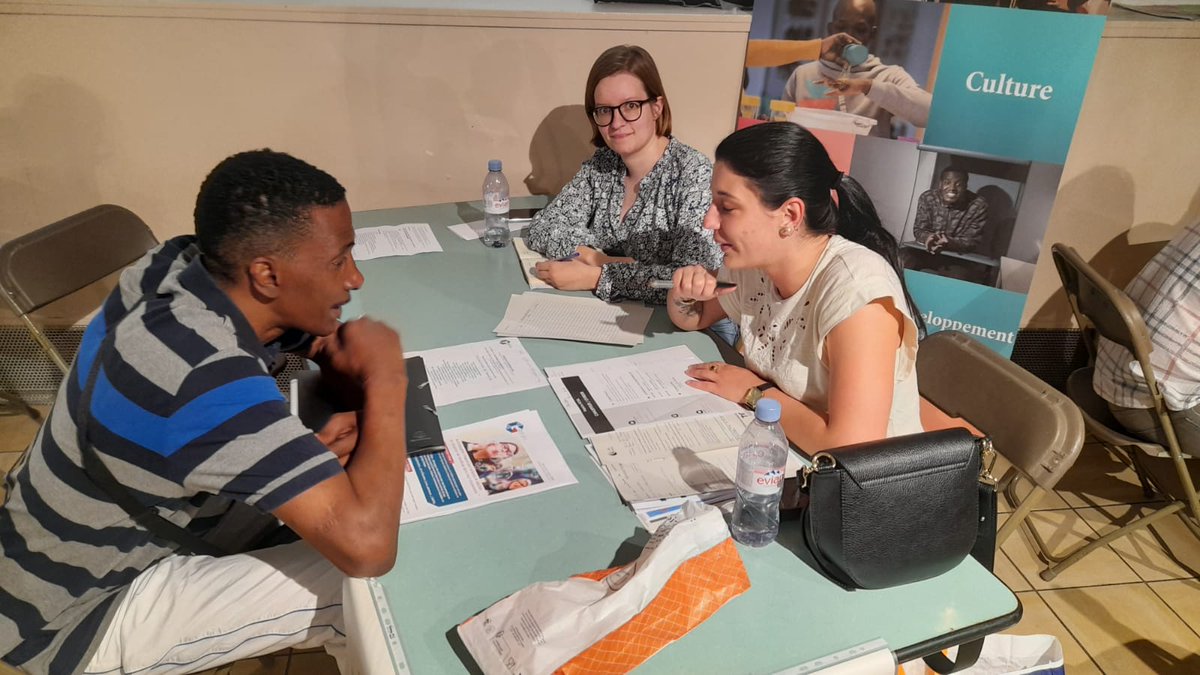 Lorylo_lartiste's tweet photo. Préparation des #demandeursdemploi de @poleemploi_IDF #lacourneuve pour le forum de #Stains et en avant pour les #entretiens et recherche d'#Emploi dans la joie  la bonne humeur mais surtout #lamotivation ! Bravo à tous ces #candidats, #employeurs et conseillers 👏🏽 ! #teampeidf https://t.co/CzqvCfS5MS