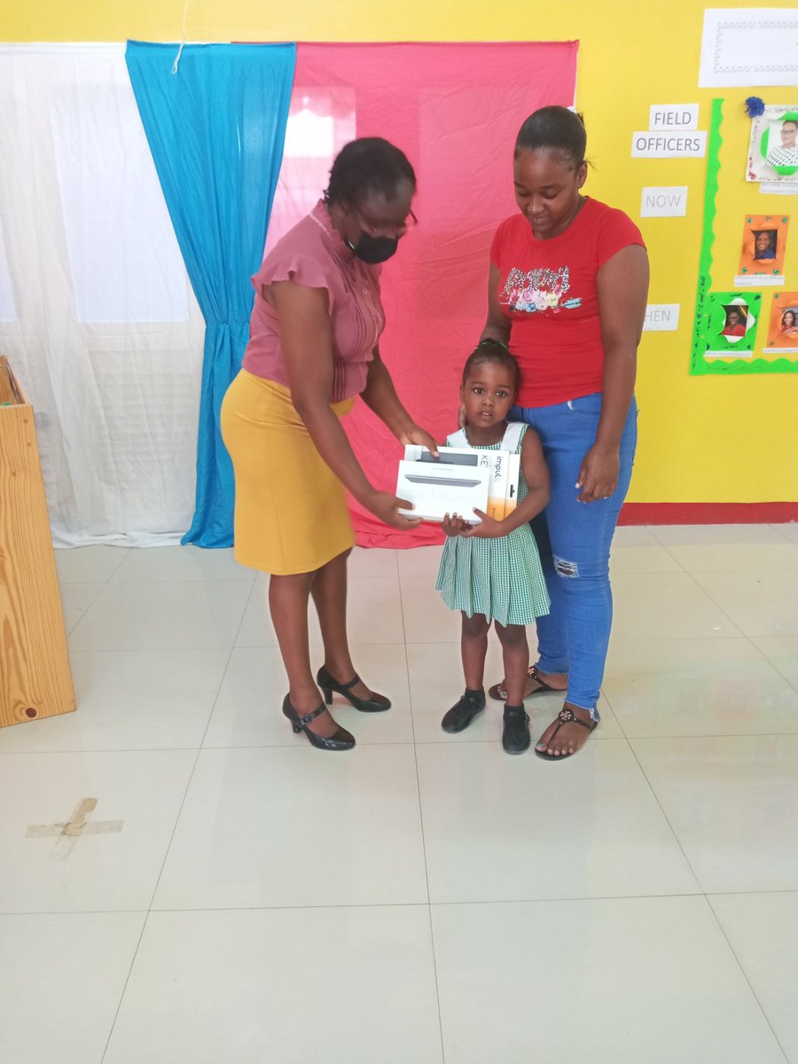 TafarieGWhyte's tweet image. Parents and their children expressed their gratitude for tablets received. @ECCJA @SDixonreg6 @FaithECC07 @karlenedesland1 @TanishaMill2012 @Stcy14226538 @Karlene12345 @Marjammy #12StandardsMatters #YECD2022