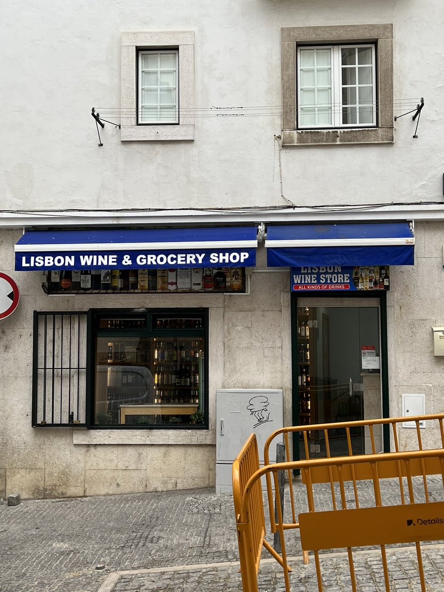 bem sei que o nosso País está à venda mas como irá fazer o tuga que cá ficar e não falar inglês? 🤬 #acordaportugal