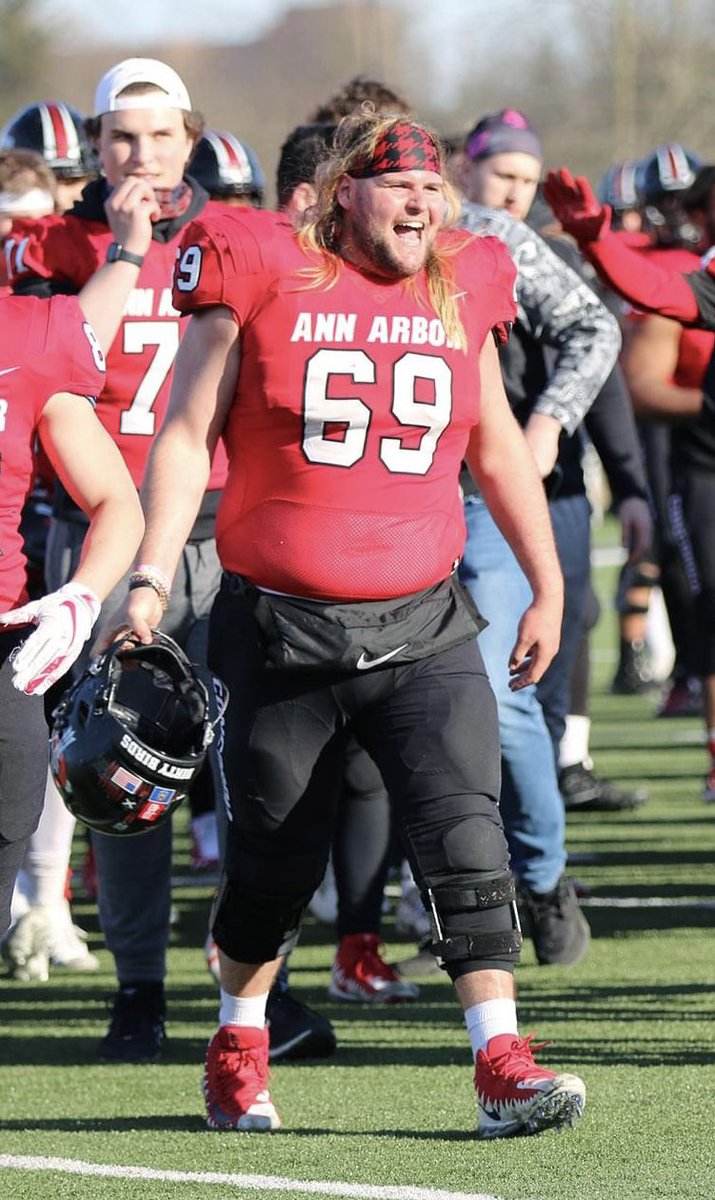 doug_muxlow's tweet photo. Let’s get voting!! Some real studs on this list, BUT, @CoachMux is one of them! 1st Team All-Conference/ 1st Team All-NCCAA / OLineman of the Year / Champion 🏆🏈😤 #Alldecadeteam https://t.co/L3p16YvKQ5