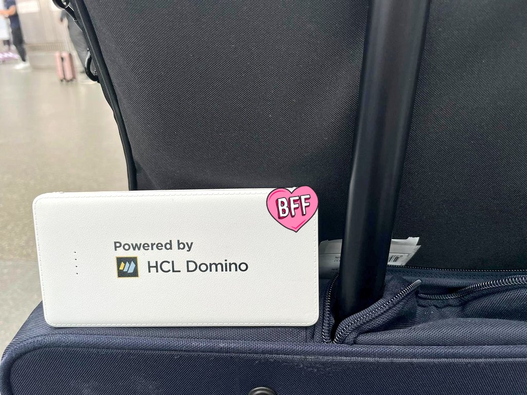 Choyann2's tweet photo. Have been travelling recently...and I've found my best travel pal 🌟

@HCLDigital #hclsoftware #dominoforever #poweredbydomino https://t.co/b6BO8c0f8n
