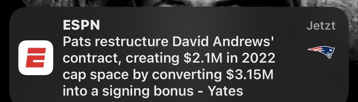 gopatscrew's tweet photo. Die @Patriots strukturieren David Andrews Vertrag um, woraus sich das signing Bonus auf $3,15 Millionen und ein Cap Space von $2,1 Millionen ergibt. ^db

@Patriots #foreverNE  #GoPats #NFL #NFLTwitter  @FieldYates #ranNFL https://t.co/FIEUdXbNgP