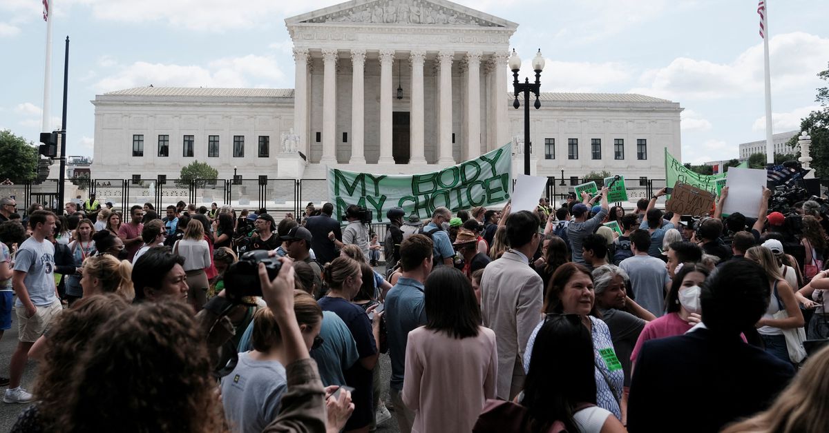 Factbox: U.S. companies offering abortion travel benefits reut.rs/3xR00bt