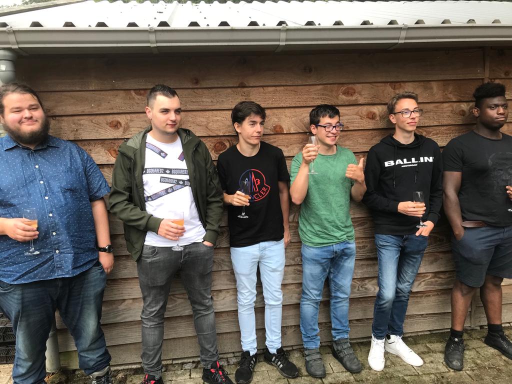 Vandaag feliciteren wij studenten van de Groenopleiding, Zakelijke Dienstverlening en Mediadesign van <a href="/reanijmegen/">reacollegenijmegen</a> met het behalen van  hun #diploma Dat is nog eens een goede start van de zomervakantie!