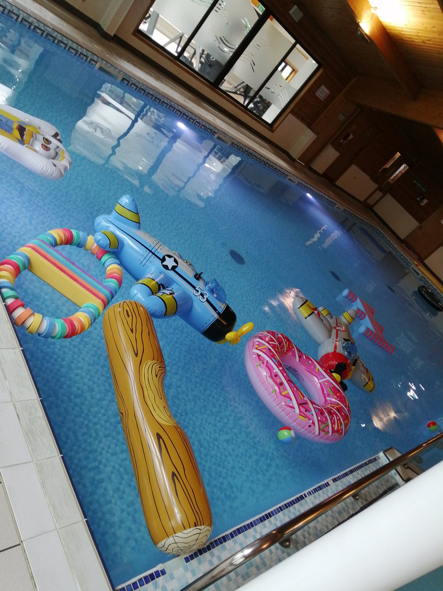 hazelhughes8's tweet photo. More floats for kids young &amp; old to play with #pinelakeresort #diamondresorts https://t.co/PkcJLmztD0