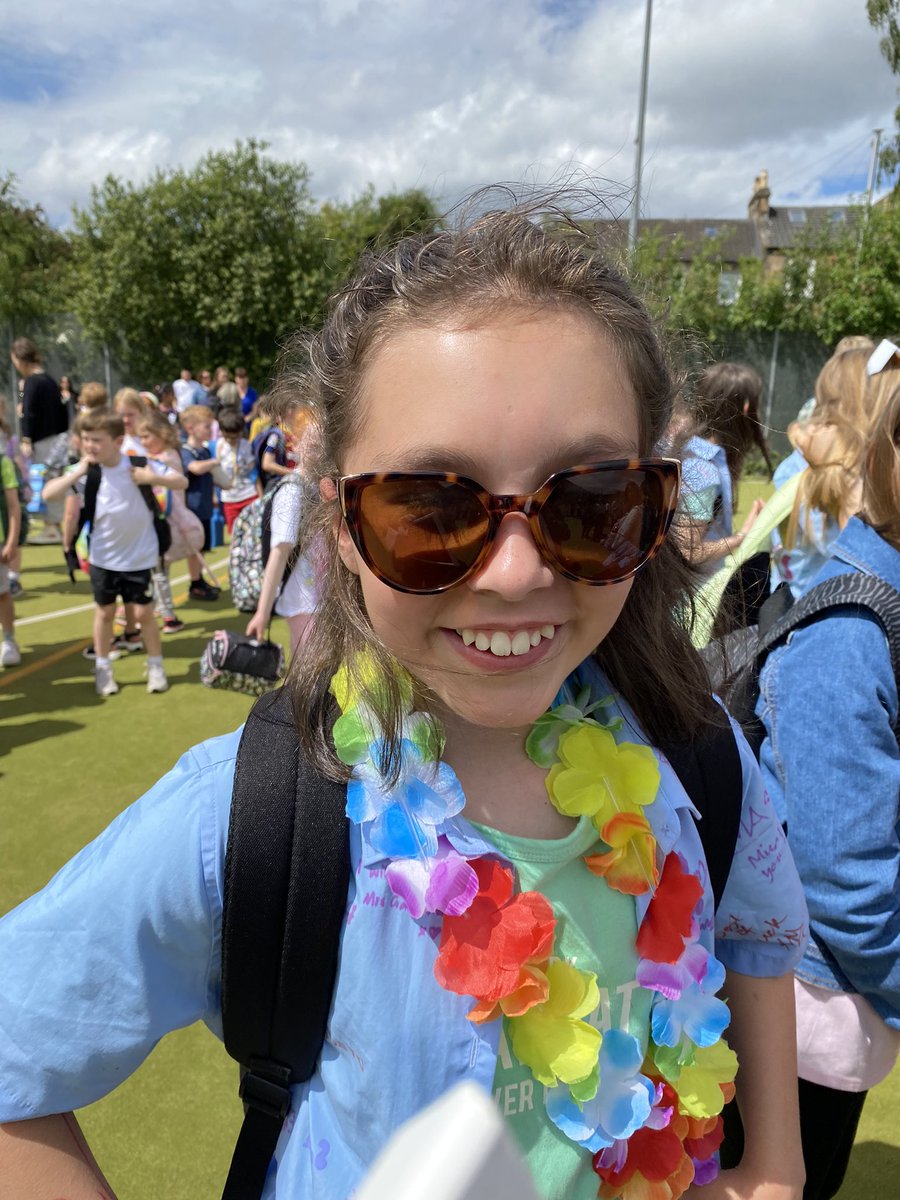 TabsRebecca's tweet photo. 😁No more frantic searching for brown socks and skirts 

😁No more racing to get a space on Courthill

🥲No more catching my baby’s eye as she skips out of school

Thank you @StFillansPS. Thank you to everyone who made my baby girl’s last 7 years such a happy time in her life https://t.co/Zk2dH1nglI