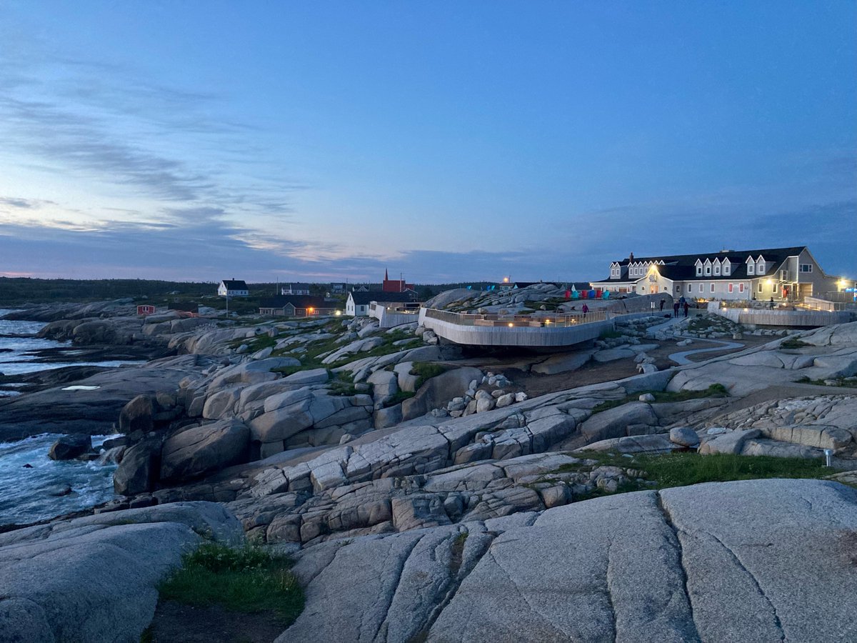 FourSeasonsRV's tweet photo. When traveling Nova Scotia, be sure to stop at Peggy's Cove, one of the province's most well-known lighthouses.
Located in the quaint fishing village of Peggy’s Cove, Peggy’s Point Lighthouse was built in 1915.

📷 Marie Wiesel
@VisitPeggysCove @VisitNovaScotia @ExploreCanada https://t.co/N1wu1SRw8Z