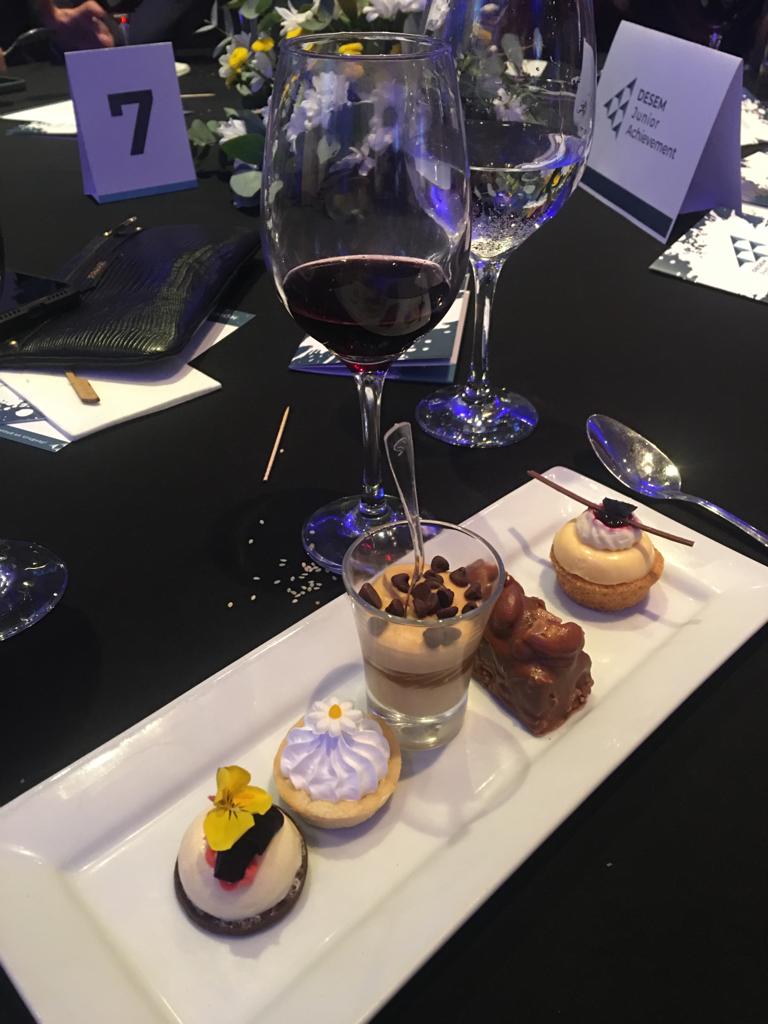 AnaSemblat's tweet image. ¡Felicitaciones @DESEMJA_ por una gran noche! Gracias por compartir los resultados e impacto en jóvenes en todo el país. @Pyxisportal