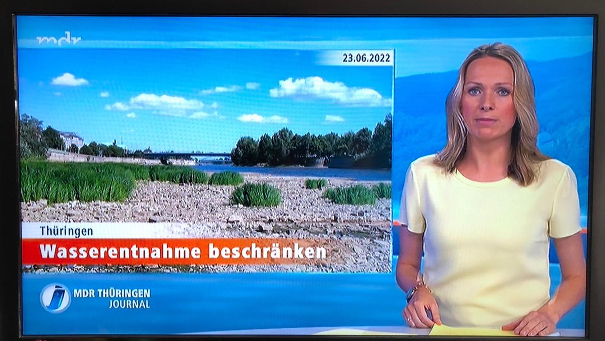 olliMD's tweet photo. Hi hi @mdr_th, ihr hattet gehofft, der Beitrag im #ThüringenJournal fällt nicht auf 😉. Der #Magdeburg|er #Domfelsen und die #Elbe haben nichts mit #Thüringen zu tun. @MDR_SAN hat bestimmt gern ausgeholfen 🤣 https://t.co/I99tC7MvuX