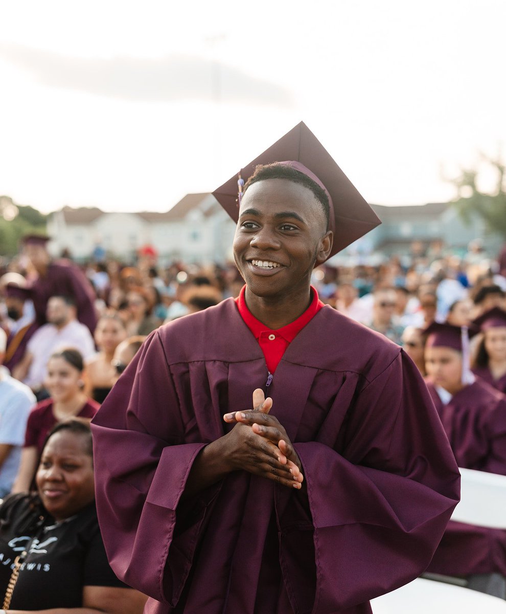 NJPCSA's tweet photo. Congratulations to all our 2022 graduates. The future awaits you! Here are some photos that some of our charter schools shared on their socials 🎓 
#Graduation2022 #NJCharters #CharterSchools https://t.co/dXRGv7CJqp