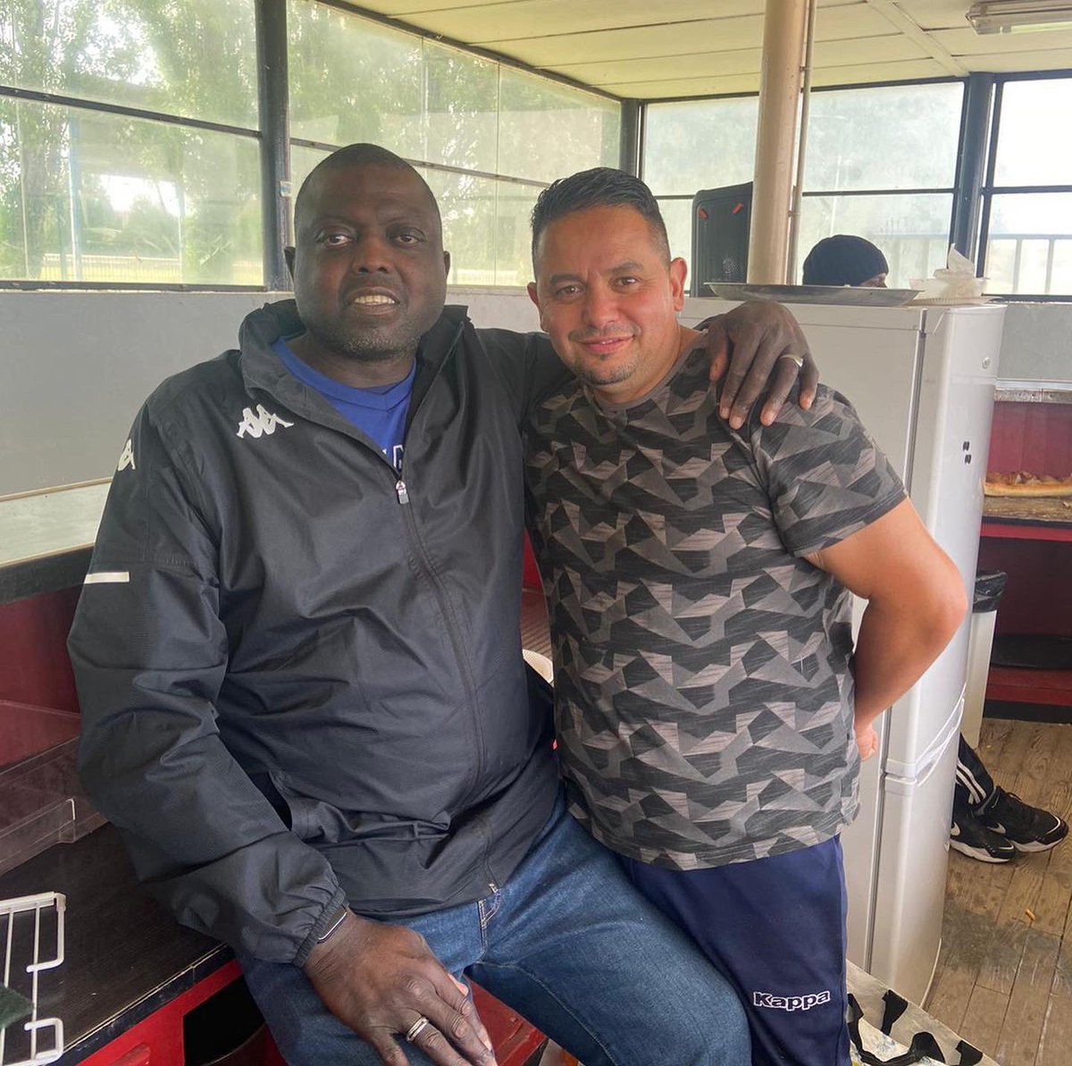 Comme il est si bien dit « Loin des yeux mais près du cœur »…🕊

Nous avons perdu ce mercredi 22 Juin 2022 le président de notre club, Jean-François MENDY.

Nos plus sincères condoléances à la famille et aux proches du défunt.