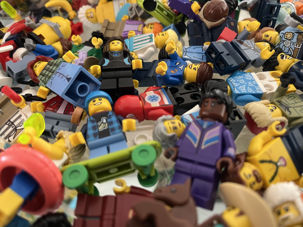 OttawaMorning's tweet photo. Tiny re-creation of Ottawa's Dragonboat Festival made of LEGO bricks, the builder Matthew Ready, shows off his creation at this year's event, @HallieCBC 91,5fm https://t.co/tdbz6RVQol