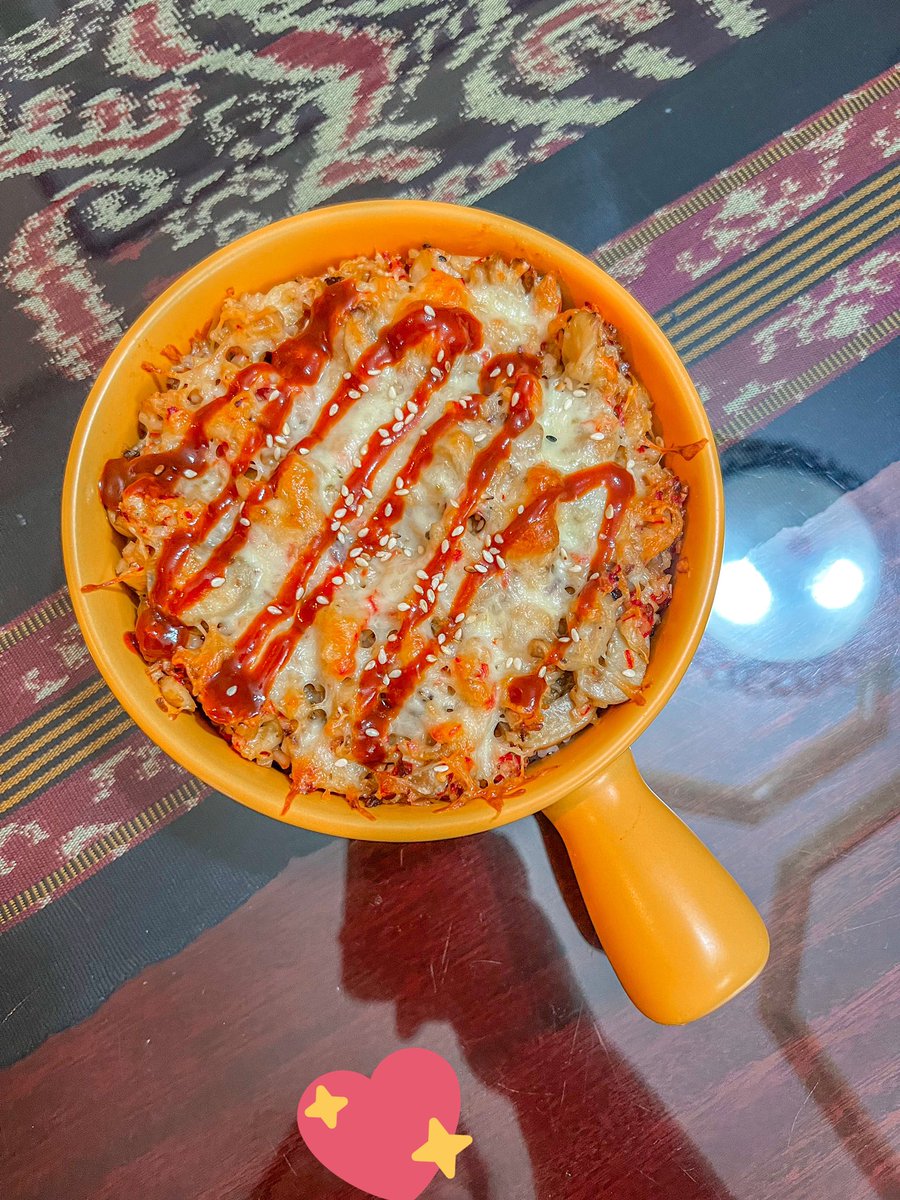 babymochitinnie's tweet photo. Had a hard week this week (caught a sucky-ass flu and had on and off fever) so I just wanted to end my work week on a good note 🥹 baked up this spicy tilapia and crabstick “sushi bake” for my TGIF dinner 💜 happy Friday!
#CookItLikeAPooky #StreamLeftandRight 🫶🏼 https://t.co/c1cmMoRlT9