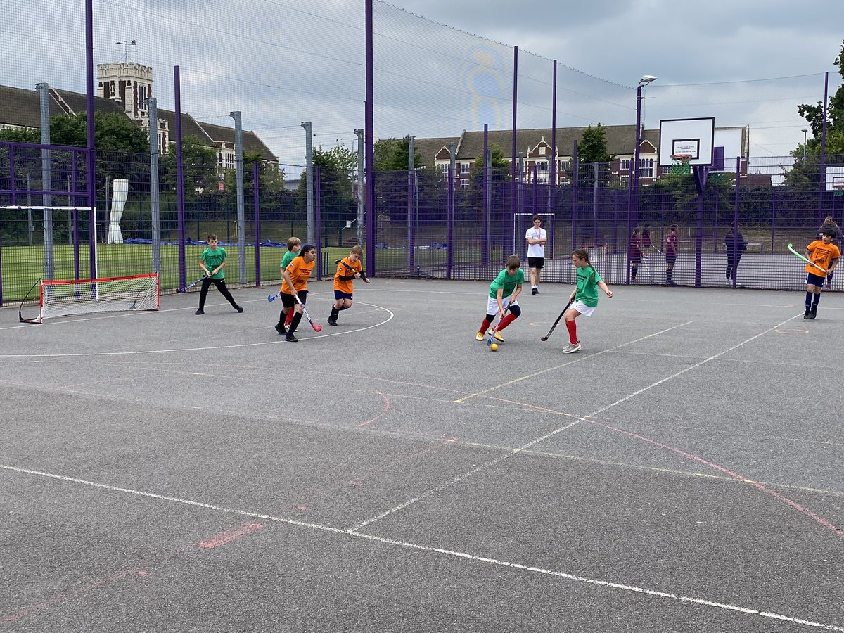 It’s a South Leicestershire derby as Team Blaby &amp; Harborough take on Team Oadby &amp; Wigston in the Quicksticks Hockey!

Both teams are proudly representing <a href="/lslssp/">LSLSSP</a> 🏑 

#LRSchoolGames