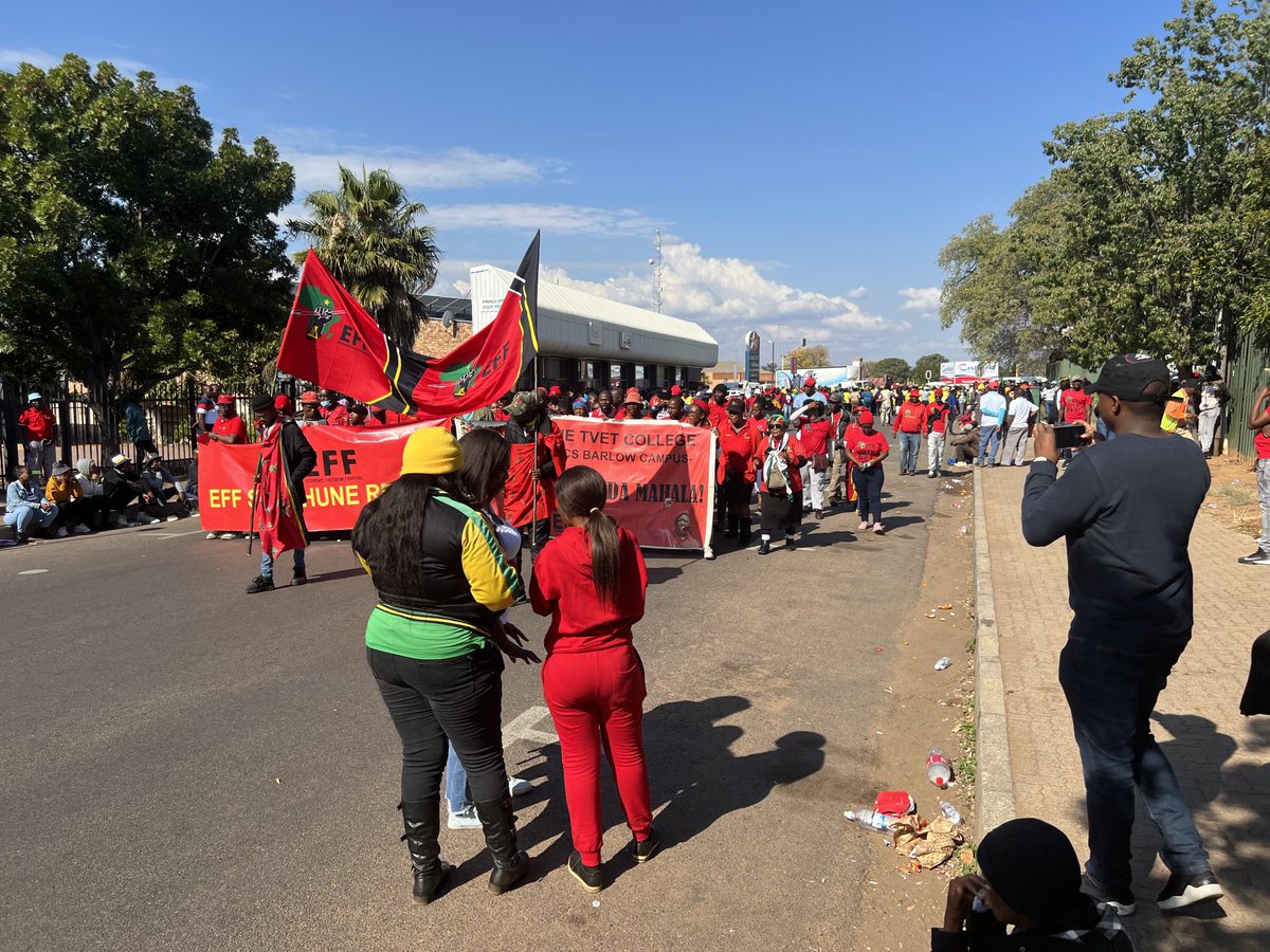 At Groblersdal Magistrate Court to support a young black man who was bitten by a racist old white man. ⁦<a href="/MbuyiseniNdlozi/">Mbuyiseni Ndlozi</a>⁩ ⁦<a href="/FloydShivambu/">Floyd Shivambu</a>⁩ ⁦<a href="/EFF_Limpopo/">EFF LIMPOPO</a>⁩ ⁦<a href="/MTshwaku/">Cmsr Dr Mgcini Tshwaku, PhD</a>⁩
