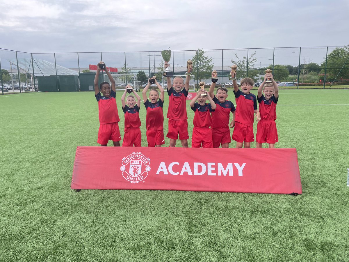 Fantastic morning with our Year 3 football team at the Manchester United finals. They showed true team work, sportsmanship, so much talent and came away as WINNERS! Unbelievably proud! Miss B 🤩🙌⚽️