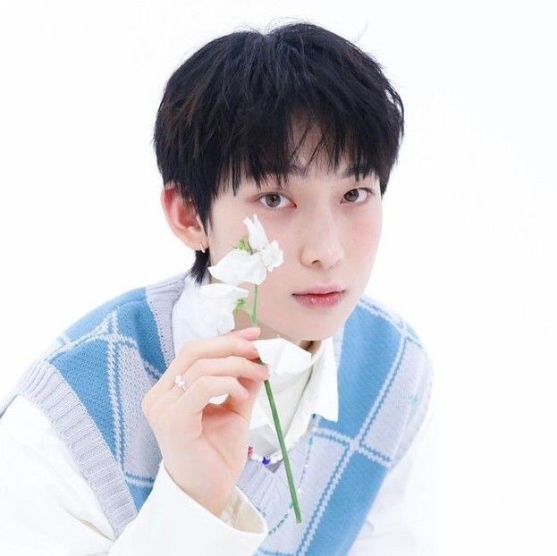 Annifromnowhere's tweet photo. Happiest birthday to our
Sunshine! Thankyou for being
my comfort person, always
remember we love you so
much and we adore yo so
much. dont lose your smile @ENHYPEN_members 
#HAPPYSUNOODAY #happybirthdaysunoo #Sunoo_TheBrightestSunshine #SUNOO_DAY https://t.co/xh6eevyK9C
