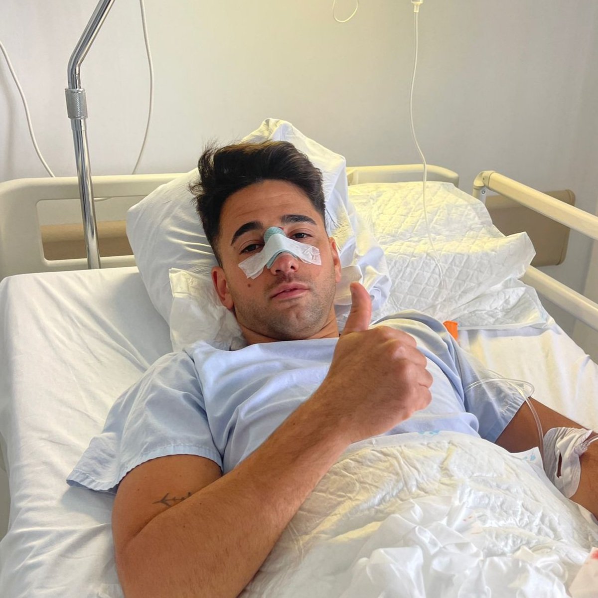 🏥 Nuestro jugador, Samu Gómez operado con éxito de la fractura en la nariz, que se hizo en el #ArcosBollullos. 

¡Pronta recuperación y a ponerse guapo! 😉

#VamosMiBollullos 💙