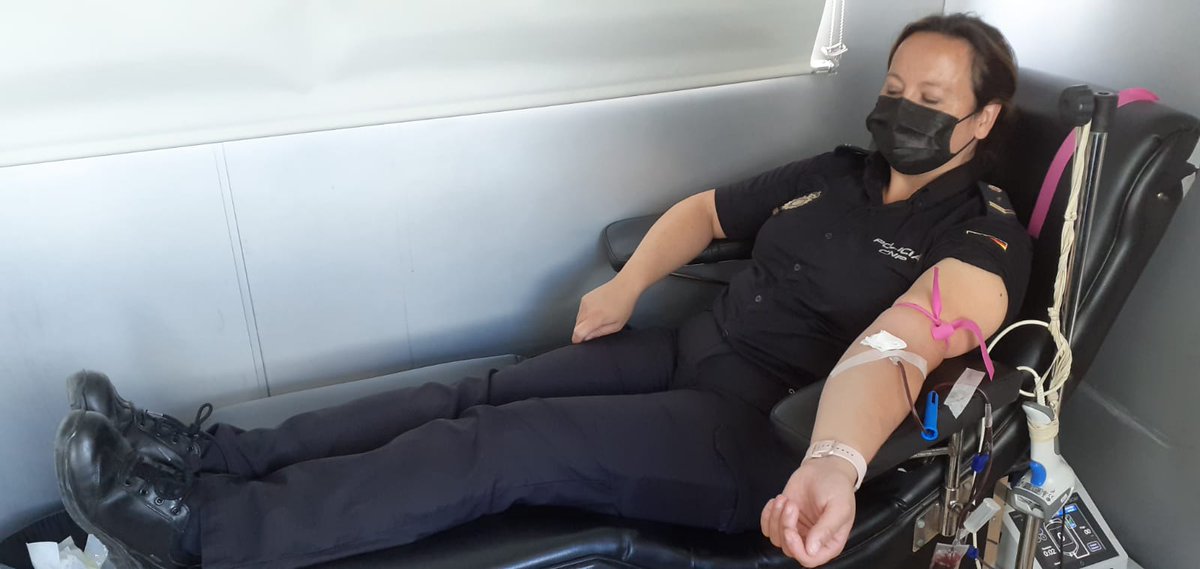 policia's tweet photo. Hoy #donamos sangre 🩸 desde #LaRioja
Un pequeño gesto💉 puede salvar vidas
#DonaSangre 🩸
#DonaVida ❤️ https://t.co/ryYpuWiCiC