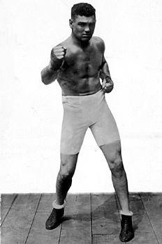 leonardopisani1's tweet photo. "Nessuno oggi al mondo dovrebbe soffrire la fame. A me è capitato. Prova a non mangiare per due giorni e capirai che significa" #VentagliDiParole Jack Dempsey 24 giugno 1895 #Manassa #Colorado - #NewYork il 31 maggio 1983 Campione mondiale dei pesi massimi #boxing dal 1919-1926 https://t.co/PZ4tLJgIpO