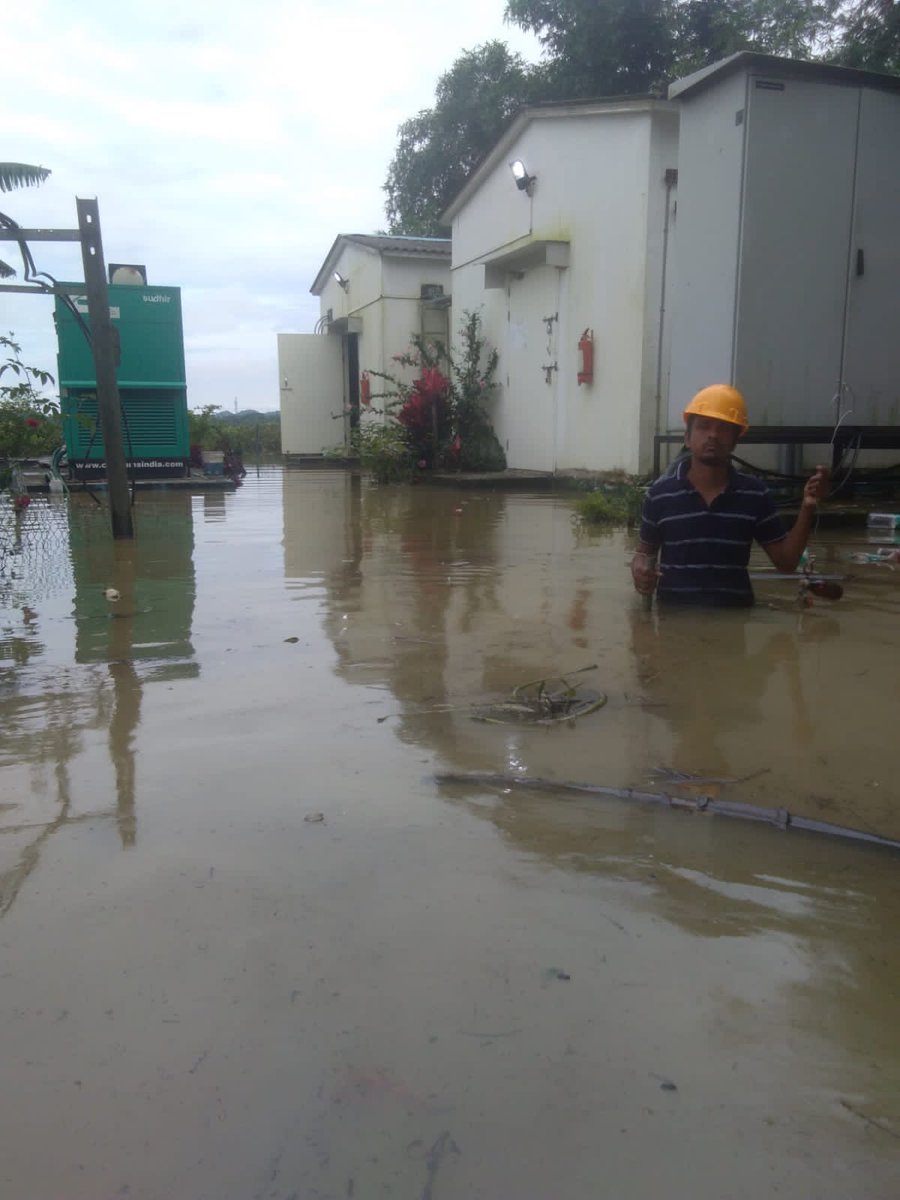 Spearcorps's tweet photo. Troops of Masimpur Military Station @Spearcorps  restored mobile communication in intense flood affected area of Chirakundi road in Silchar, Assam on 23- 24 Jun on request  from Digital Infrastructure Providers Association (DIPA) and civil administration 
@adgpi
@easterncomd https://t.co/BsJrXpfOiy