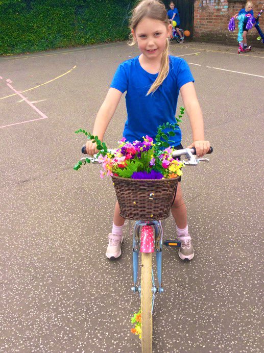 Astley_Primary's tweet image. Our ✨BLING YOUR BIKE✨ winners chosen by @WNDSSP 🖤❤️

#blingyourbike #opportunity #aceactiveweek #weareastley #weareace #wellbethereforyou 💙