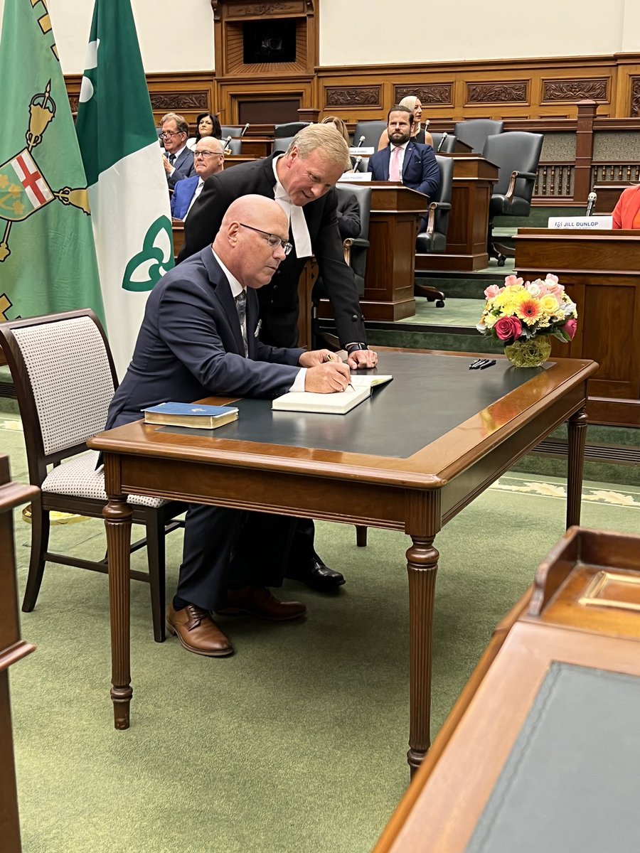 SteveClarkPC's tweet image. Yesterday afternoon I was honoured to be sworn in as the MPP for Leeds-Grenville-Thousand Islands and Rideau Lakes in the 43rd Parliament.