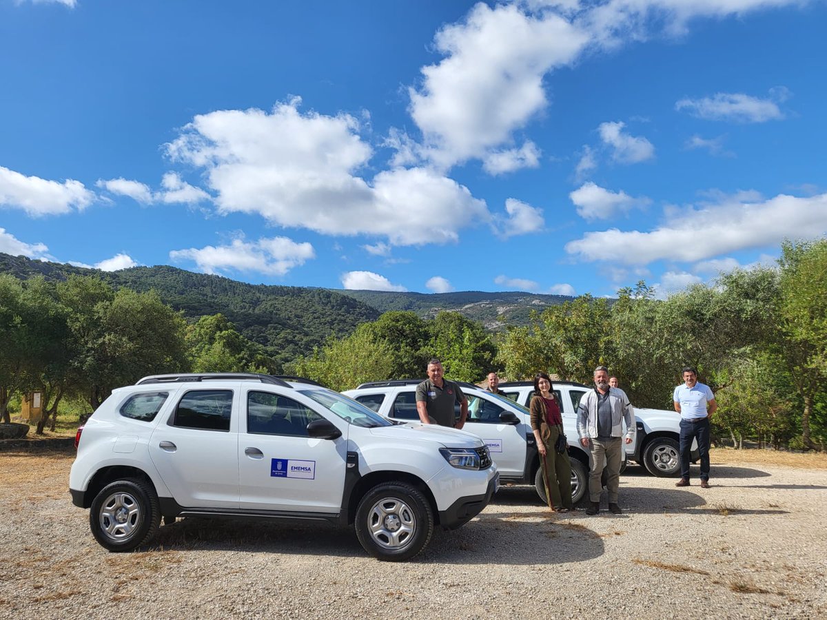 ciudadjerez's tweet image. 🚘#Ememsa renueva  su parque móvil con tres nuevos vehículos para la realización de las labores en los Montes de Propio

🗨️Rubén Pérez explica que "estos nuevos vehículos facilitan el trabajo de grandes profesionales y se suman a los adquiridos para otras áreas municipales"