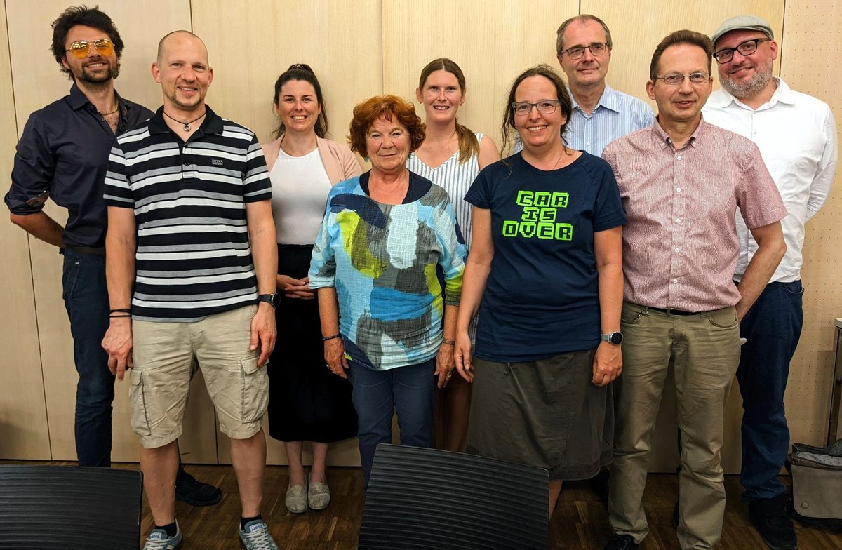 VCD_Mainfranken's tweet photo. Am Mittwoch fand unsere Jahreshauptversammlung mit Neuwahlen des Vorstands statt. Der neue Vorstand ist der alte Vorstand und wir freuen uns, gemeinsam weiter für nachhaltige Mobilität in unserer Region zu arbeiten.
1/ https://t.co/XlwD21D1ft