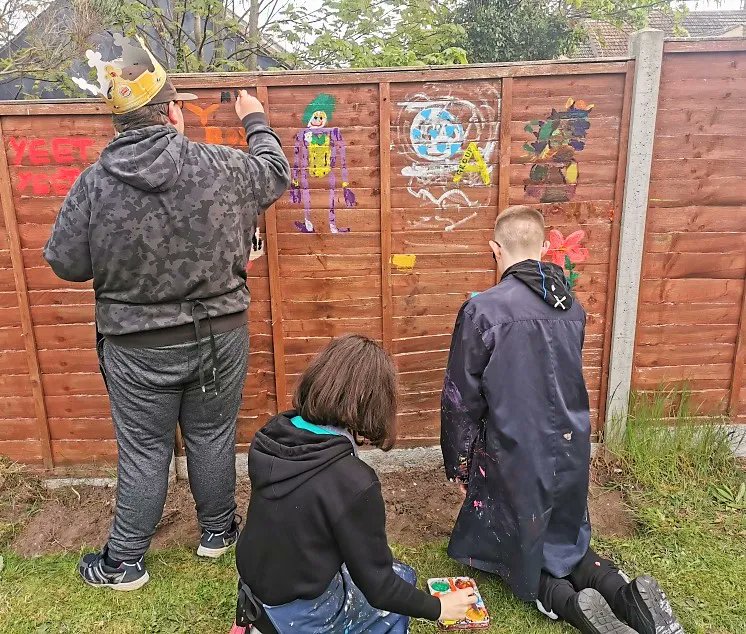 LeadingLives's tweet image. Lowestoft Night Hub got very creative last week and had a Mural Painting night! We spent the entire session painting and could have gone longer - our customers are fantastic artists. 
We also painted a fence panel in the Hub garden, which looks epic. #LearningCreativity