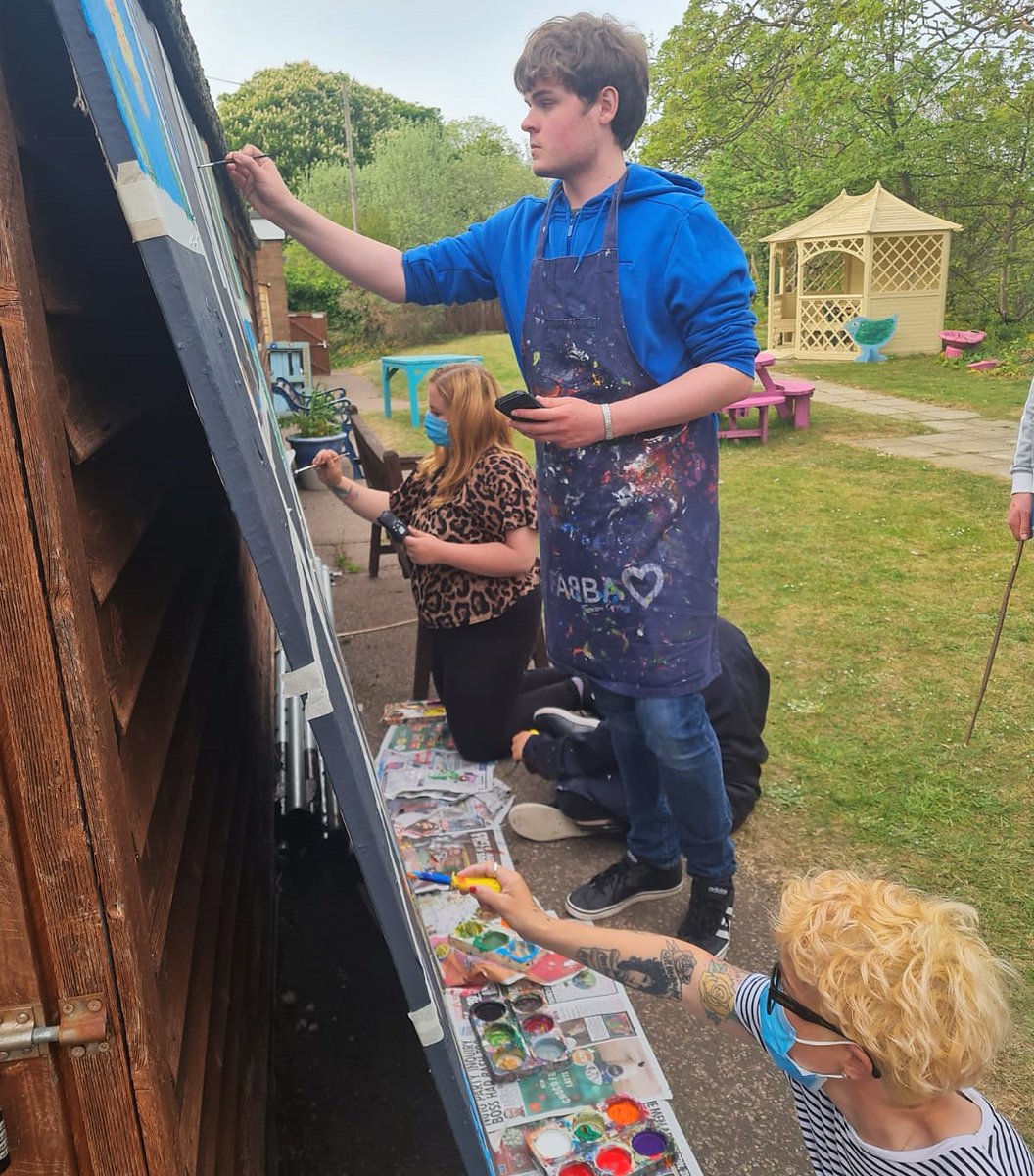 LeadingLives's tweet image. Lowestoft Night Hub got very creative last week and had a Mural Painting night! We spent the entire session painting and could have gone longer - our customers are fantastic artists. 
We also painted a fence panel in the Hub garden, which looks epic. #LearningCreativity