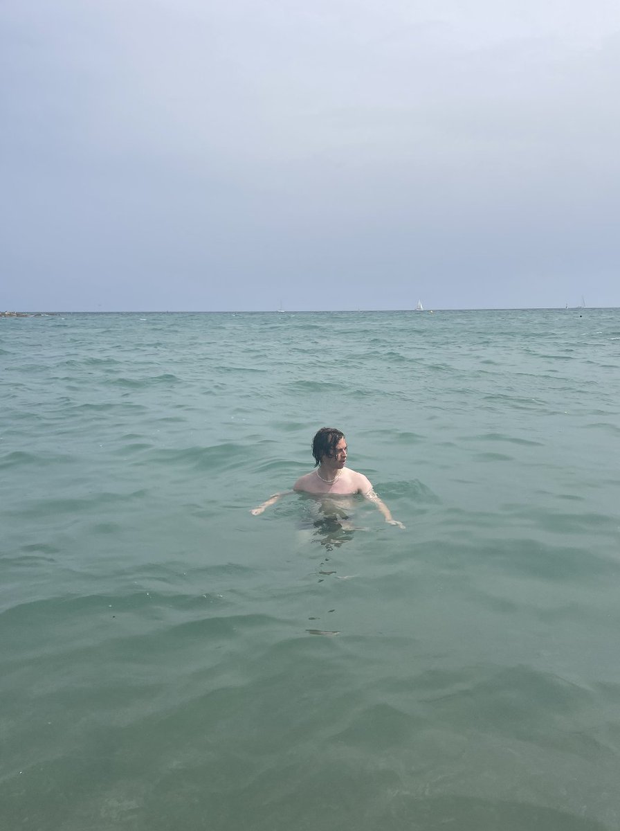 giantrooksmusic's tweet photo. first time touring in Spain has been greeeaaat!!! strolled around the most beautiful places, took dips in the sea and made many new friends at the shows.
nos vamos enamorados 🇪🇸 !! muchísimas gracias - volvemos pronto! https://t.co/BXwtO9JwXJ