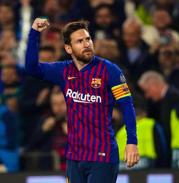 RadioFCB's tweet photo. Nunca imaginé que una persona que ni siquiera conozco, ni me conoce, me iba hacer tan feliz. #Messi, gracias por tantas alegrías, infinitas gracias! No te imaginas lo que gozaba verte jugar con la camisa del equipo al cual amo. Dejaste tu huella en el Barça. Feliz Cumpleaños Lio! https://t.co/M93JmOSF7X