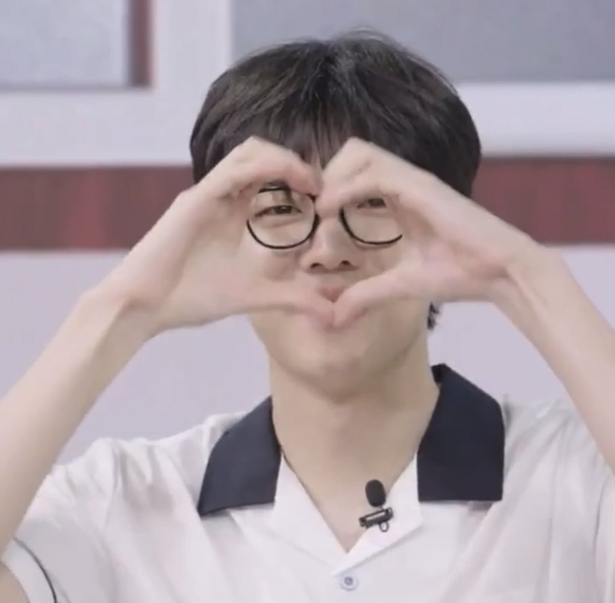 형한테 보내는 영상편지 때마다 
하트 날리는 연하..를 어쩌면 좋아